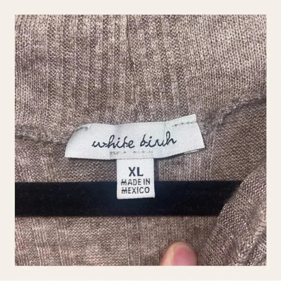 White BIRCH COLD SHOULDERS LONG SLEEVE TOP SIZE XL - Picture 8 of 9